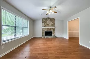 2217 Lowtrail Ct, Lithonia, GA 30058 - Photo 2