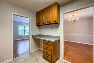 2217 Lowtrail Ct, Lithonia, GA 30058 - Photo 10