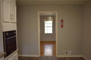 2576 Peyton Woods Trail SW, Atlanta, GA 30311 - Photo 10