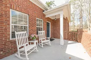 347 Villa Park Cir, Stone Mountain, GA 30087 - Photo 2
