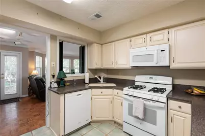 112 Fowler Court, Decatur, GA 30030 - Photo 6