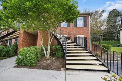 4 Plantation Drive NE #B, Atlanta, GA 30324 - Photo 2