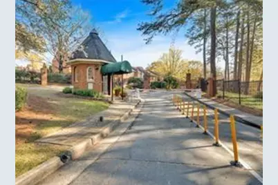 4 Plantation Drive NE #B, Atlanta, GA 30324 - Photo 34