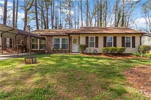811 Longfellow Ct, Stone Mountain, GA 30088 - Photo 2