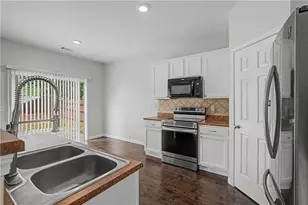 6060 Bentley Way, Cumming, GA 30040 - Photo 10