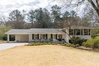 775 E Powderhorn Road NE, Sandy Springs, GA 30342 - Photo 2