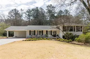 775 E Powderhorn Rd NE, Sandy Springs, GA 30342 - Photo 2