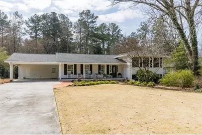 775 E Powderhorn Road NE, Sandy Springs, GA 30342 - Photo 4