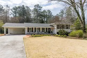 775 E Powderhorn Rd NE, Sandy Springs, GA 30342 - Photo 4