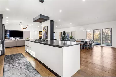 915 Lost Forest Drive NW, Atlanta, GA 30328 - Photo 12