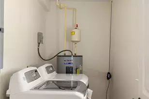 467 E Pharr Rd, Decatur, GA 30030 - Photo 16