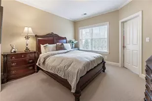 5460 Glenridge Park, Sandy Springs, GA 30342 - Photo 32