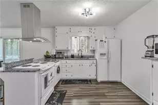 611 Navarre Dr, Stone Mountain, GA 30087 - Photo 6