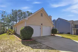 3765 Holiday Ln, Atlanta, GA 30349 - Photo 2