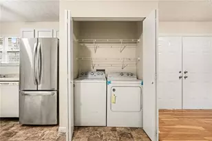 1914 Taffeta Trail, Lithonia, GA 30058 - Photo 16