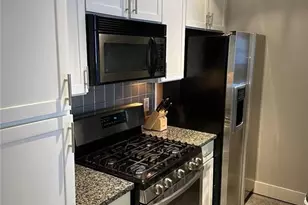 799 Hammond Dr, Sandy Springs, GA 30328 - Photo 8