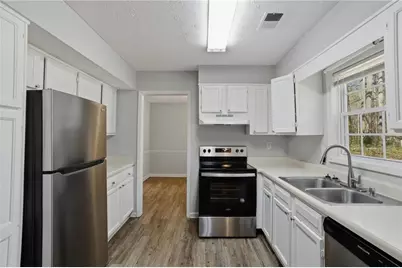 40 Lake Court, Stockbridge, GA 30281 - Photo 6