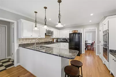 10985 Wilshire Chase Drive, Johns Creek, GA 30097 - Photo 12