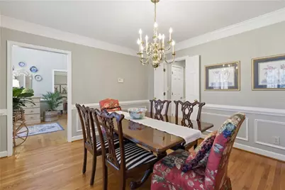 10985 Wilshire Chase Drive, Johns Creek, GA 30097 - Photo 6