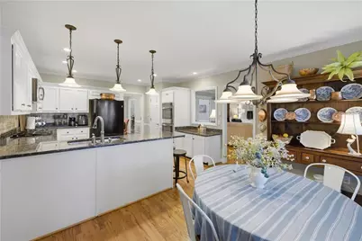 10985 Wilshire Chase Drive, Johns Creek, GA 30097 - Photo 16