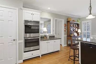 10985 Wilshire Chase Drive, Johns Creek, GA 30097 - Photo 14