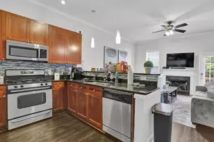 1960 Sterling Oaks Cir NE, Atlanta, GA 30319 - Photo 10