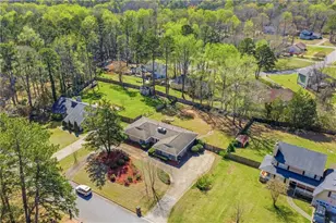 8049 Autumn Woods Dr, Jonesboro, GA 30236 - Photo 2