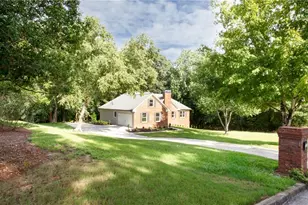 1055 Windridge Dr, Loganville, GA 30052 - Photo 4