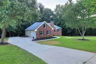 1055 Windridge Dr, Loganville, GA 30052 - Photo 2