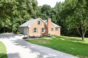 1055 Windridge Dr, Loganville, GA 30052 - Photo 2