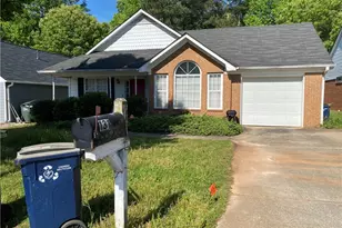 131 Waterford Way, Griffin, GA 30223 - Photo 2