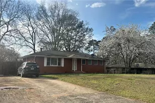 434 Dixie Lee Ln, Stone Mountain, GA 30083 - Photo 1