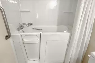 475 Mount Vernon Hwy NE, Atlanta, GA 30328 - Photo 12