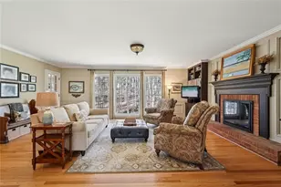 8900 Glen Ferry Dr, Johns Creek, GA 30022 - Photo 8