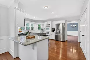 5653 Creekside Dr, Peachtree Corners, GA 30092 - Photo 8