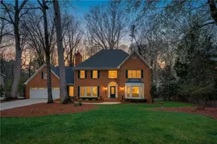 5653 Creekside Dr, Peachtree Corners, GA 30092 - Photo 2