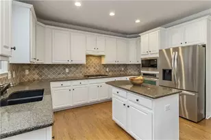 645 Summerwind Wy, Suwanee, GA 30024 - Photo 18