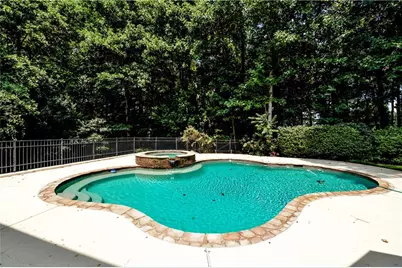 860 Carlton Ridge NE, Atlanta, GA 30342 - Photo 4