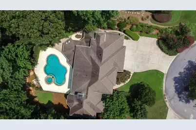 860 Carlton Ridge NE, Atlanta, GA 30342 - Photo 2