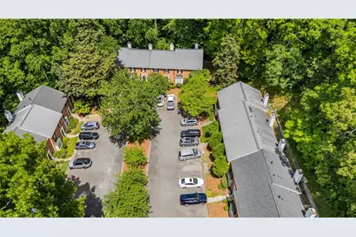 1160 Windsor Parkway #8, Atlanta, GA 30319 - Photo 2