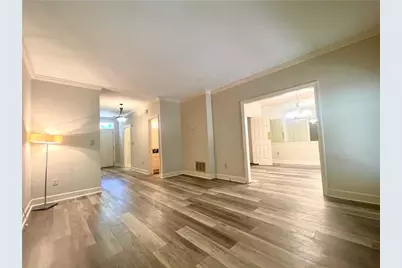 1160 Windsor Parkway #8, Atlanta, GA 30319 - Photo 4