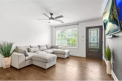 545 Elmwood Road NW, Atlanta, GA 30318 - Photo 2