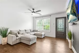 545 Elmwood Rd NW, Atlanta, GA 30318 - Photo 2