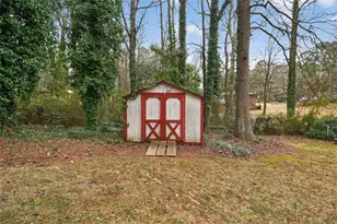 1790 McLain Ln, Decatur, GA 30035 - Photo 4