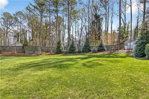 5484 Woodberry Cir, Marietta, GA 30068 - Photo 2