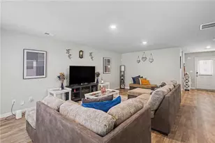 424 Toronto Cir, Hampton, GA 30228 - Photo 10