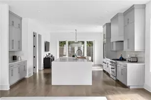 4005 Hazel Nut Ln, Atlanta, GA 30342 - Photo 6