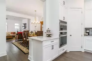 963 S On Main Dr, Woodstock, GA 30188 - Photo 16