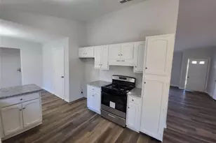 915 Fox Valley Ct, Stone Mountain, GA 30088 - Photo 8