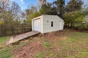 1272 Owen Cir, Sugar Hill, GA 30518 - Photo 12